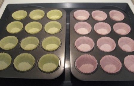Cupcakes tins and liners