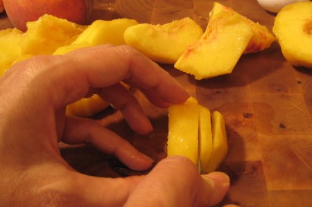 slicing-peaches