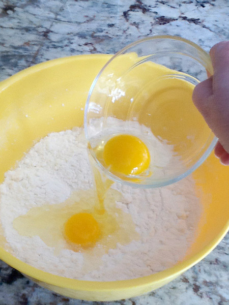 eggs, cake mix, bowl
