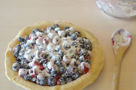berries, pie, crust
