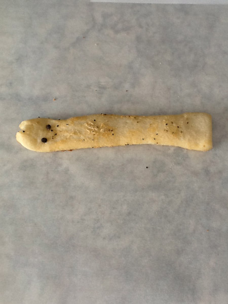 breadstick, snake, shape