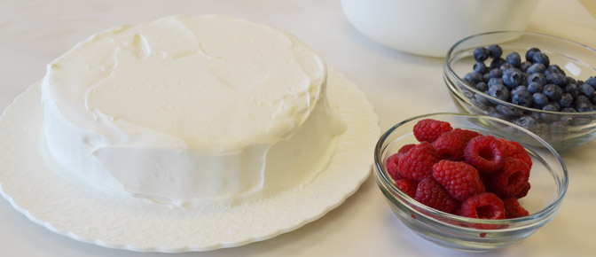 Frosted Round Cake with Berries