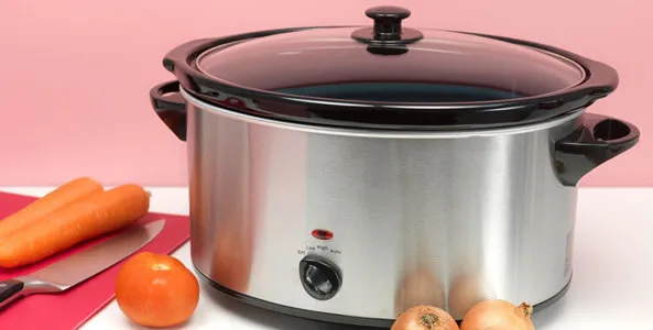 Slow cooker with veggies
