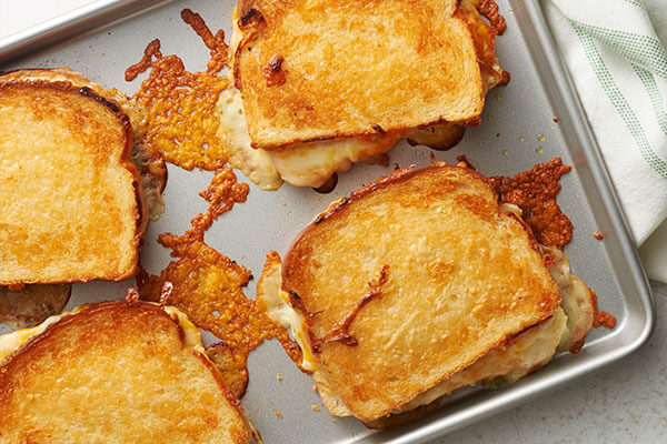 Land O Lakes Retail - Sheet Pan Garlic Bread Grilled Cheese Sandwich