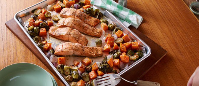 sheet-pan-dinners_cajun-salmon-with-roasted-vegetables